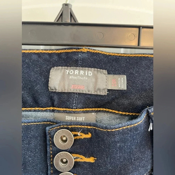 Torrid 16R Jegging Skinny Super Soft High-Rise Jean - Picture 4 of 5